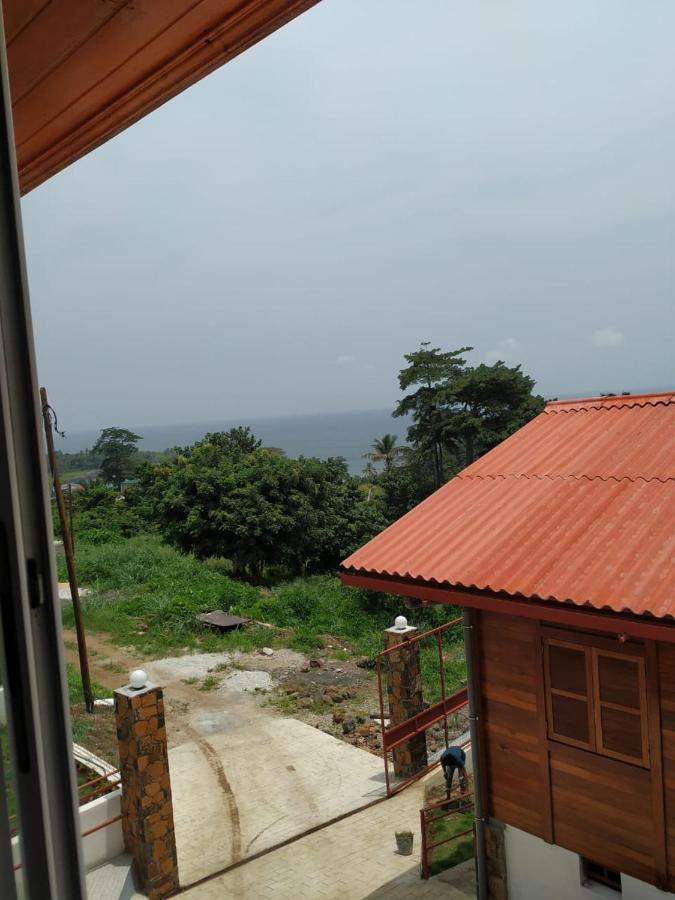 Domus Guesthouse Santana Bagian luar foto