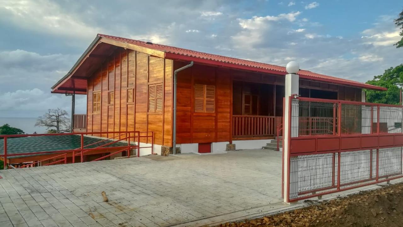 Domus Guesthouse Santana Bagian luar foto