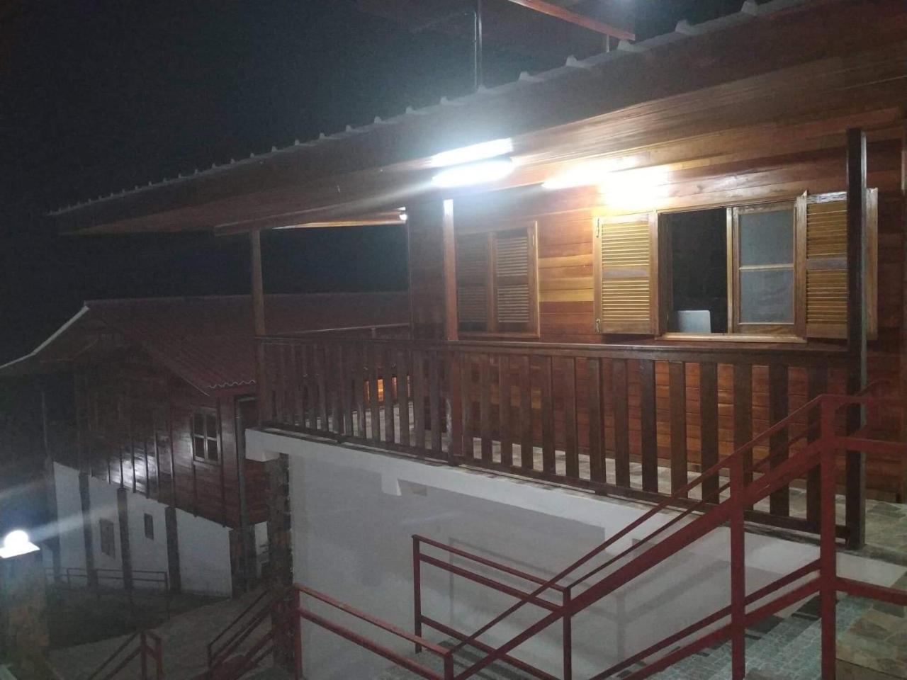 Domus Guesthouse Santana Bagian luar foto