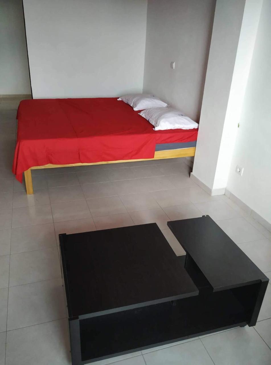 Domus Guesthouse Santana Bagian luar foto