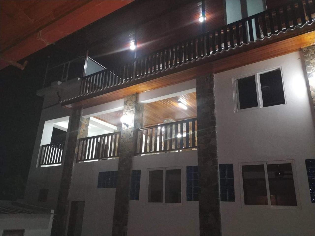 Domus Guesthouse Santana Bagian luar foto