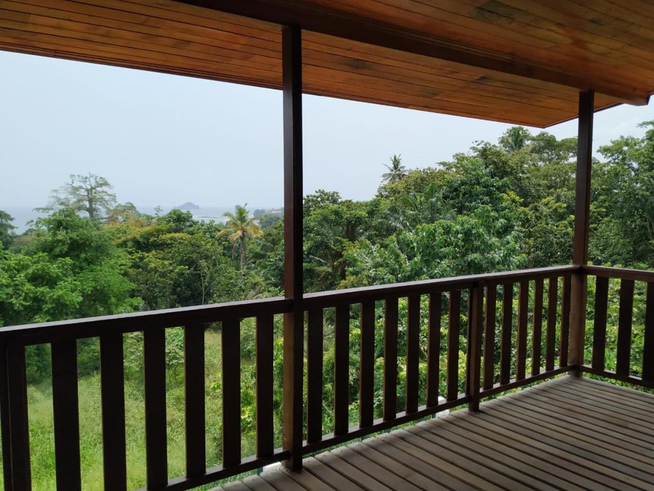 Domus Guesthouse Santana Bagian luar foto