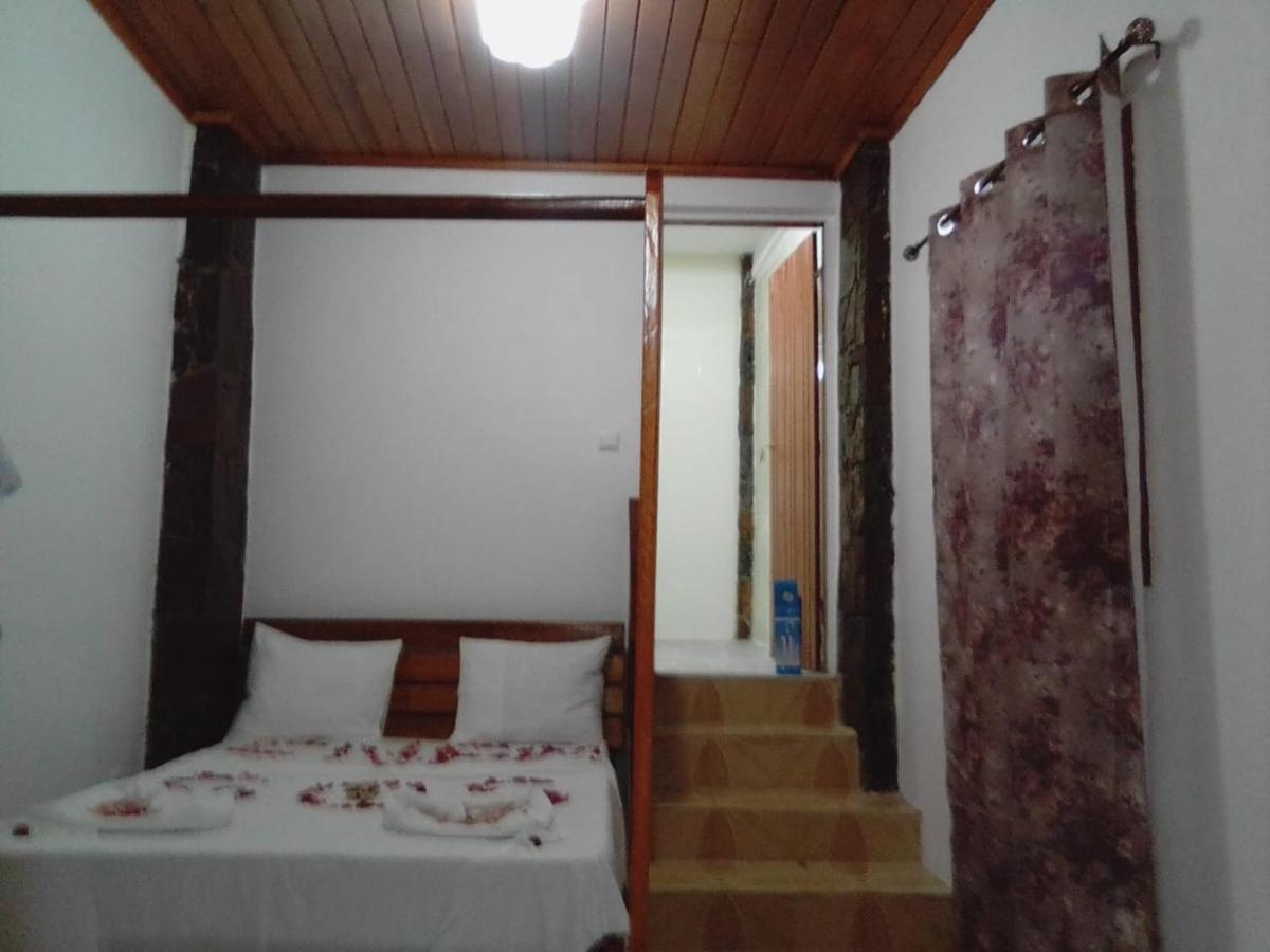 Domus Guesthouse Santana Bagian luar foto